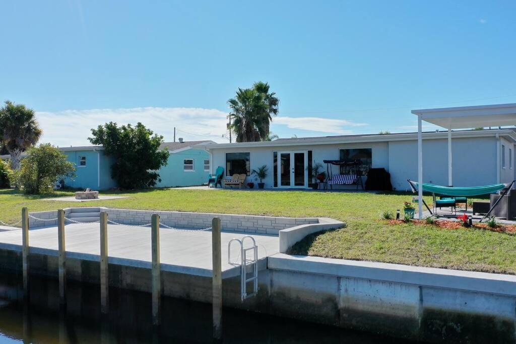 Harbor House, Luxury Waterfront-3BR w Private Dock - Housity