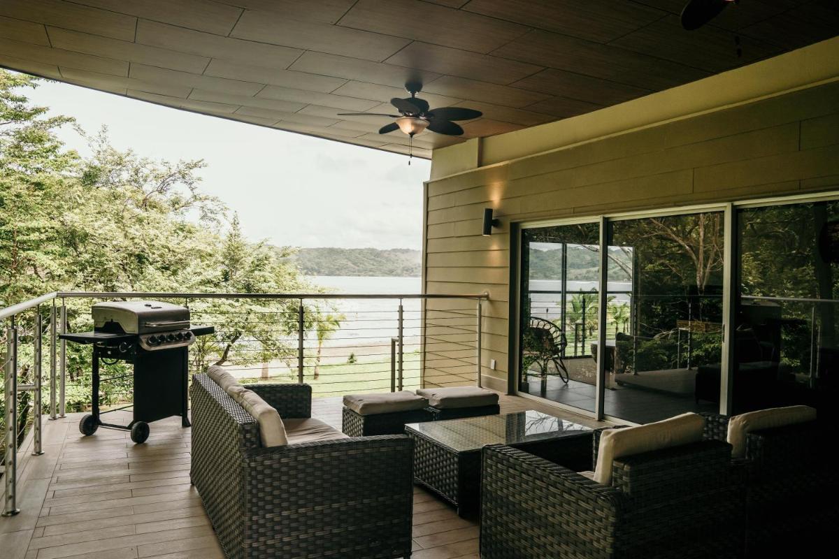 Beachfront Oasis With Pool At The Heart Of Venao - Housity