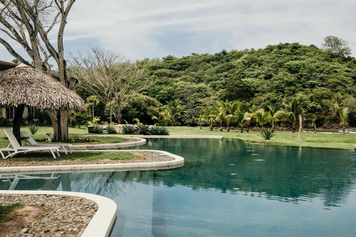 Beachfront Oasis With Pool At The Heart Of Venao - Housity