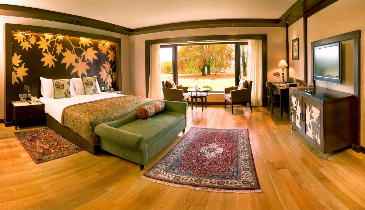 Suitetrails - The LaLit Grand Palace Srinagar