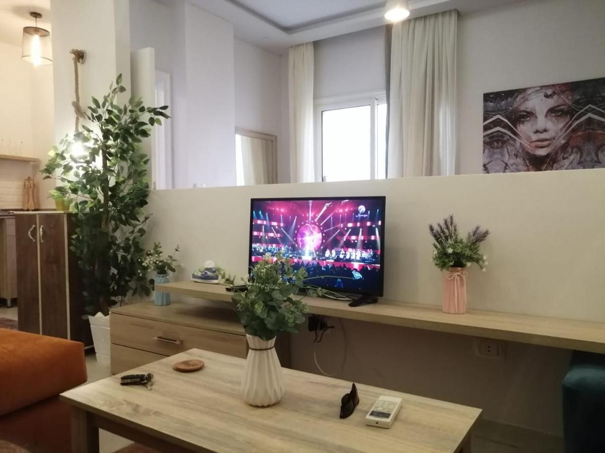 studio inside compound with private beach and pools - Housity