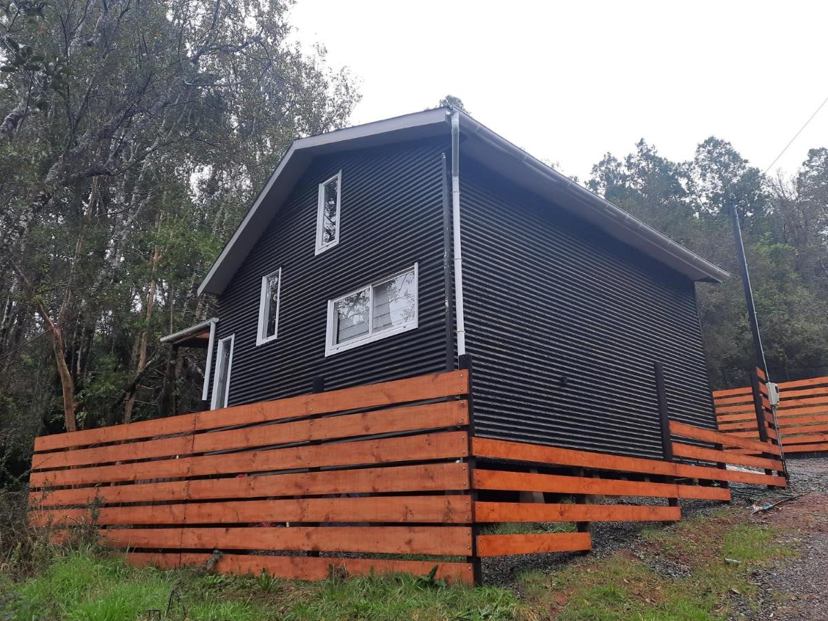 Cabaña con tinaja en bosque Valdiviano - Housity