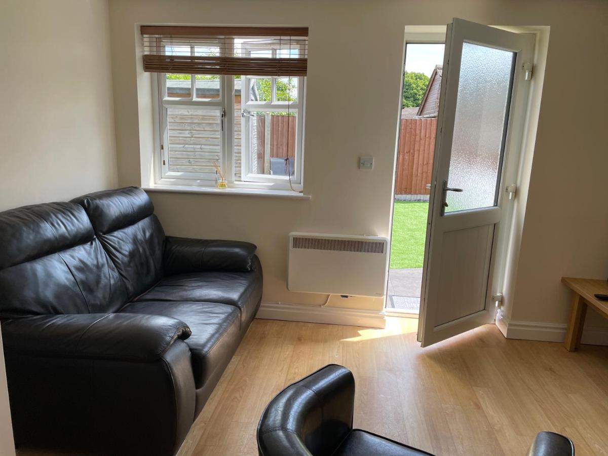 Garden flat near the University of York - Housity
