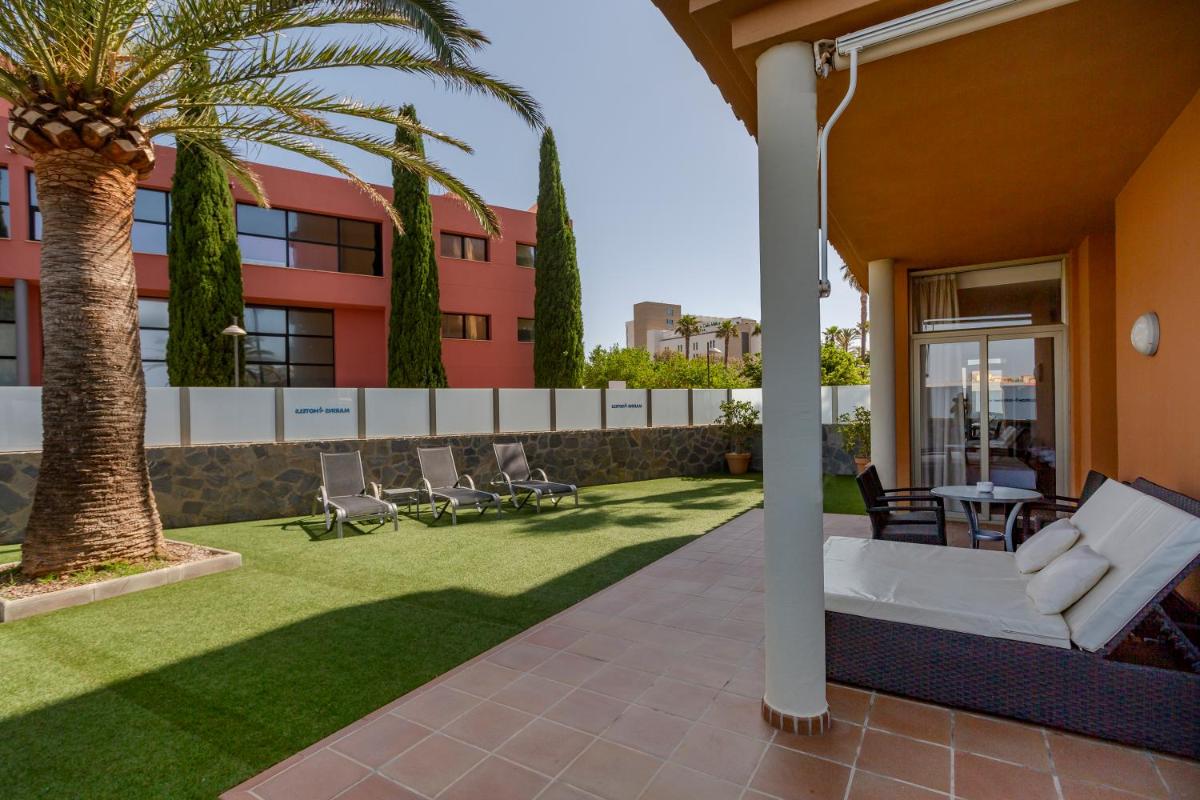 Jardín al aire libre en Marins Beach Club - Adults Only Hotel