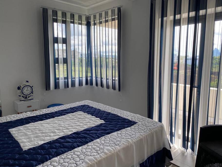 Stylish & Luxury 2-bed parkside apart with pool - Housity