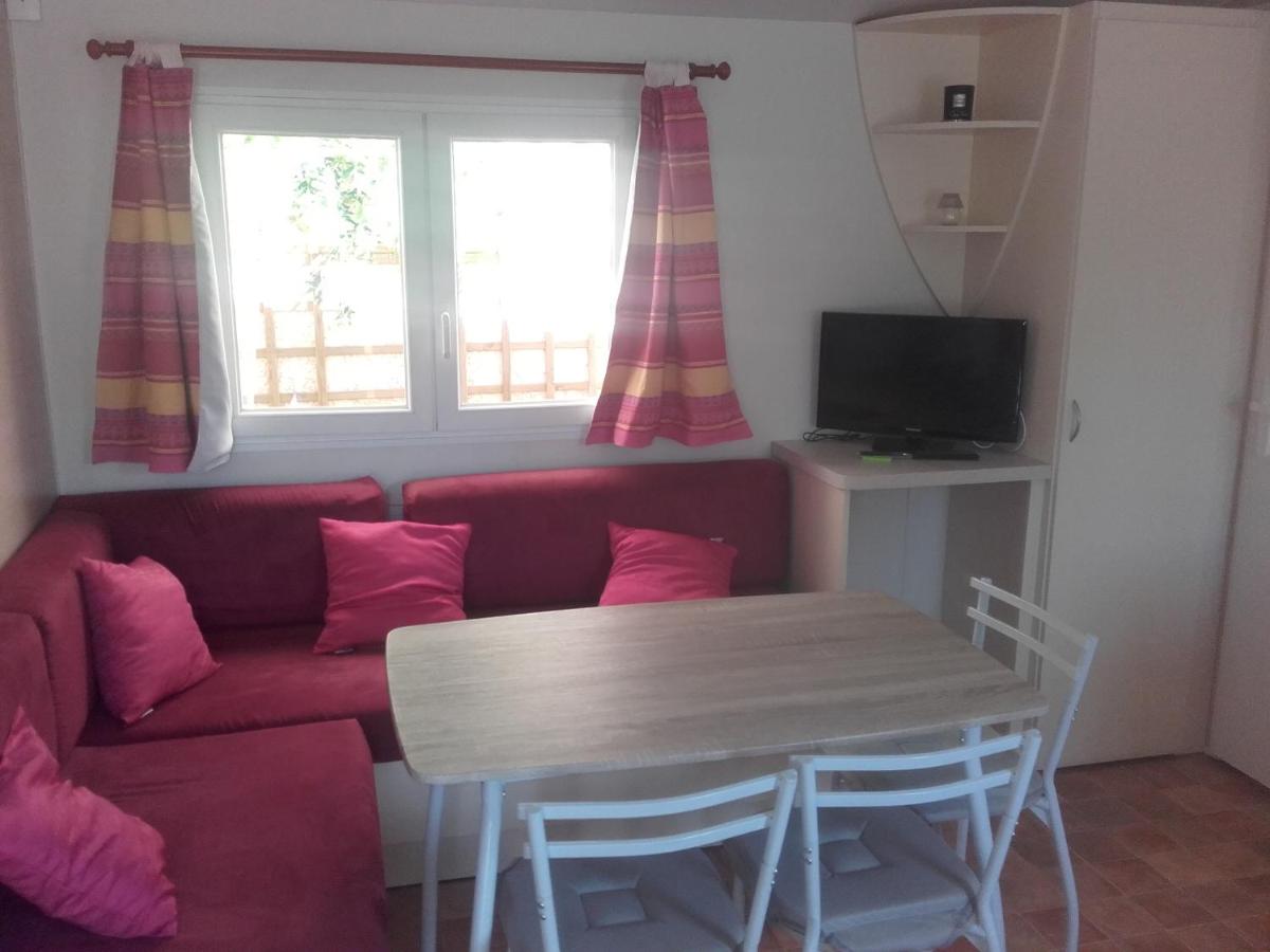 Mobil-Home dans lotissement très tranquille - Housity