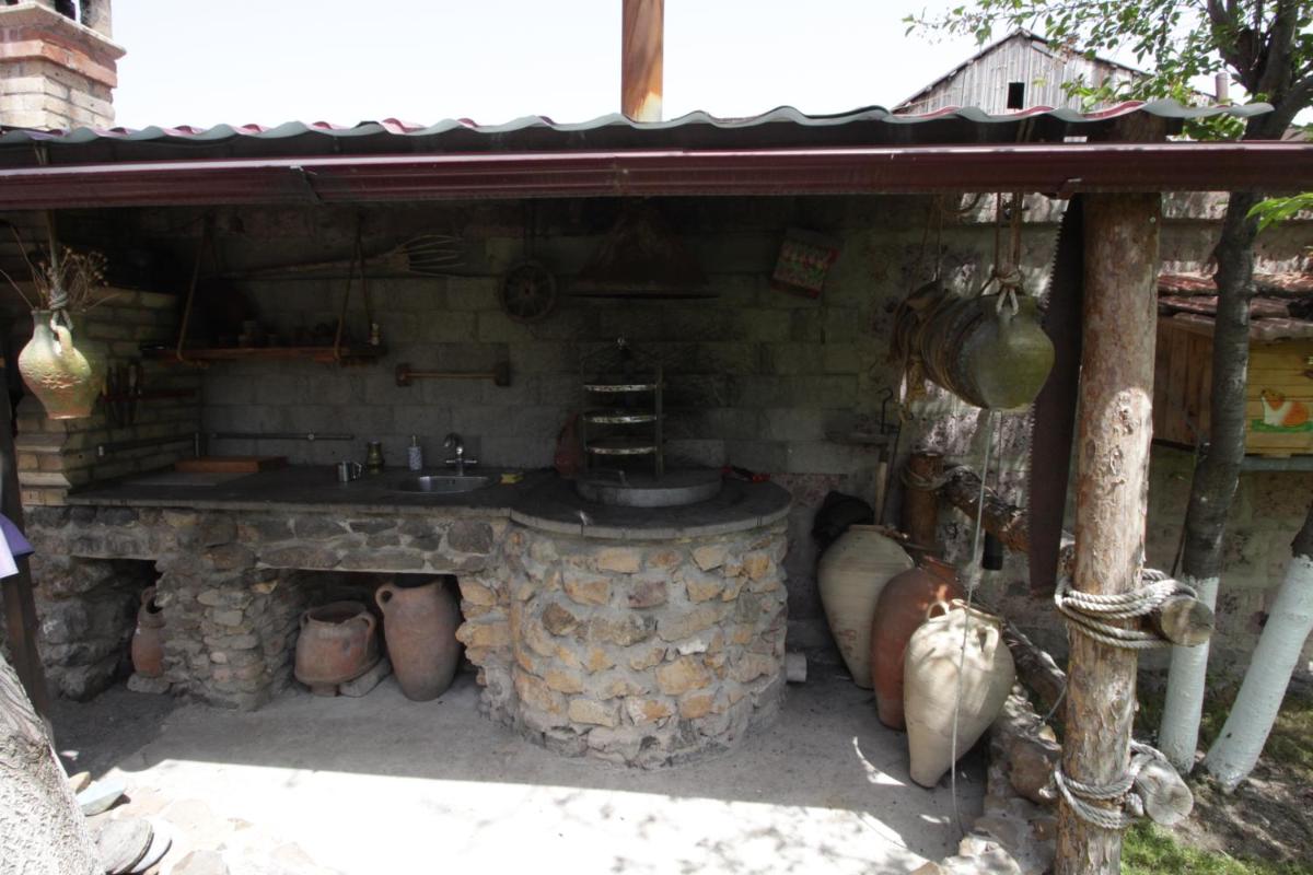 Mardoyan's Guest house - Housity