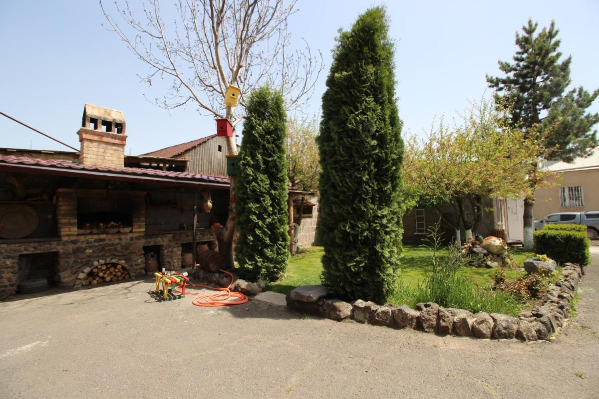 Mardoyan's Guest house - Housity