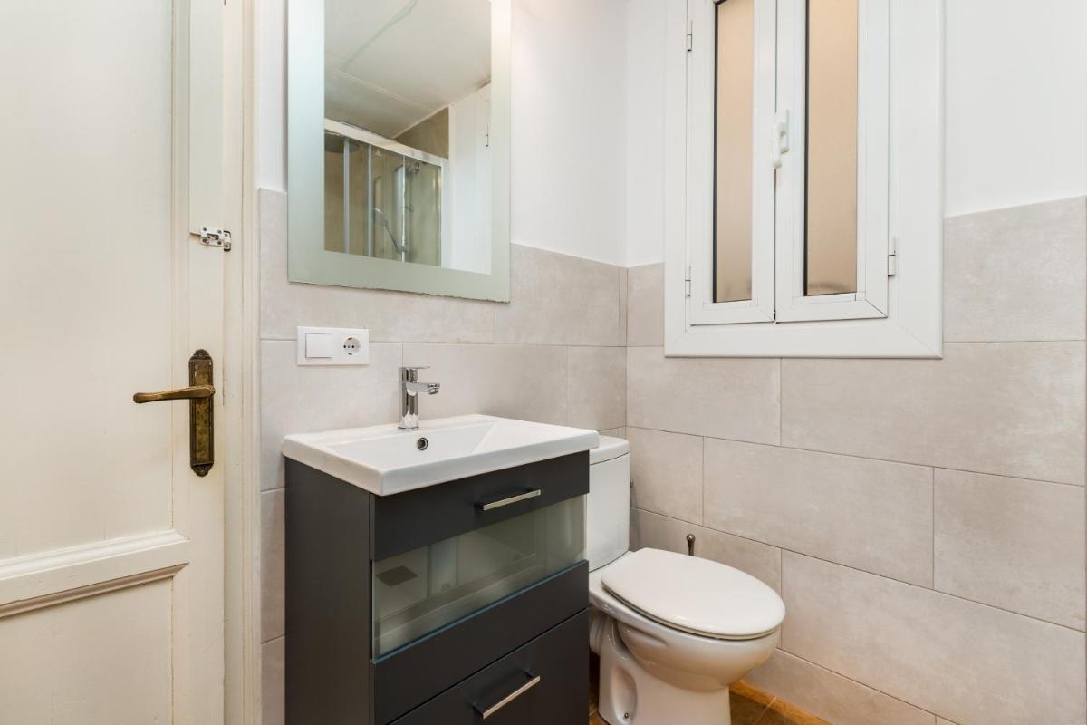 2BR - 1BH APARTMENT 5 min WALK from SAGRADA FAMILIA - Housity