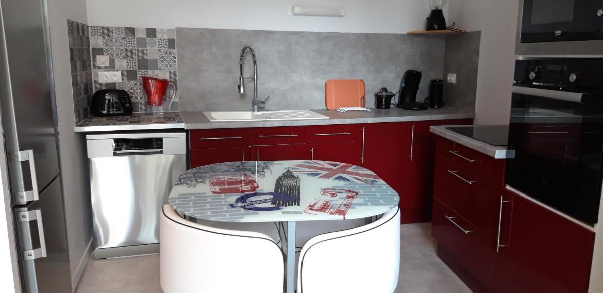 Triplex tout confort, plein centre ville Bauge en Anjou - Housity