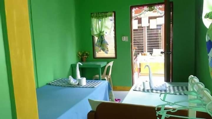 Ruelles Room for rent - Housity