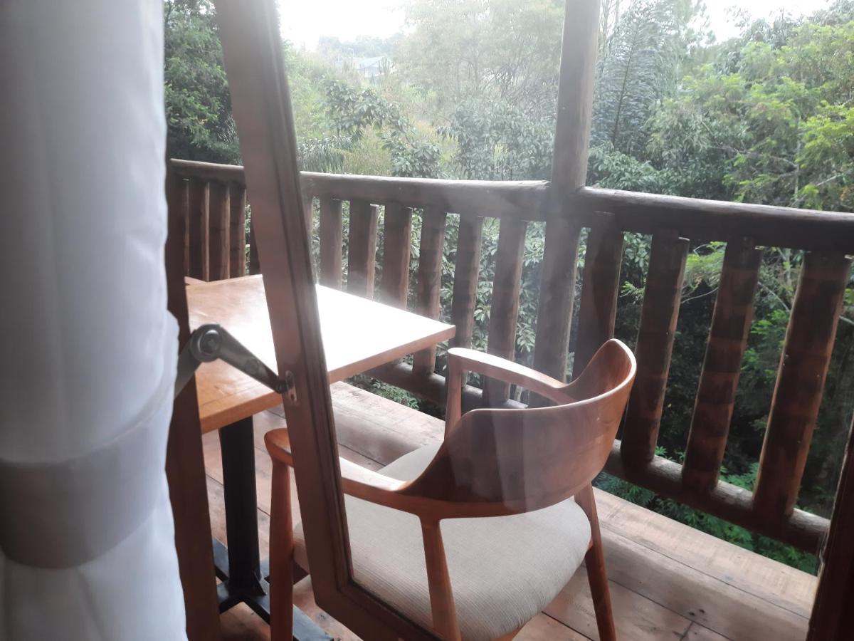 The Boat Homestay and Spa - Housity