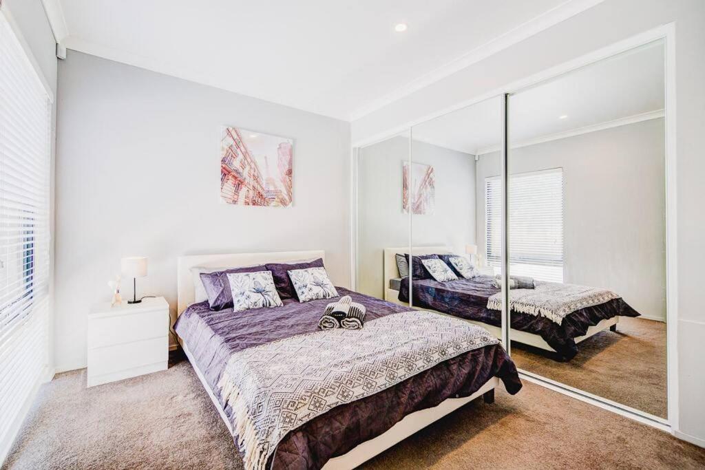 Devine Stays-Walk to Swan River & 5 mins to CBD - Housity