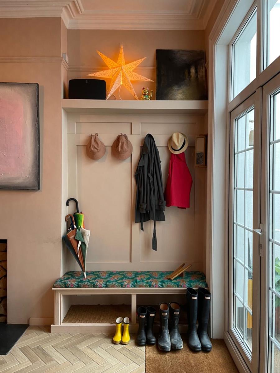 Victorian Beach House with Parking - Housity