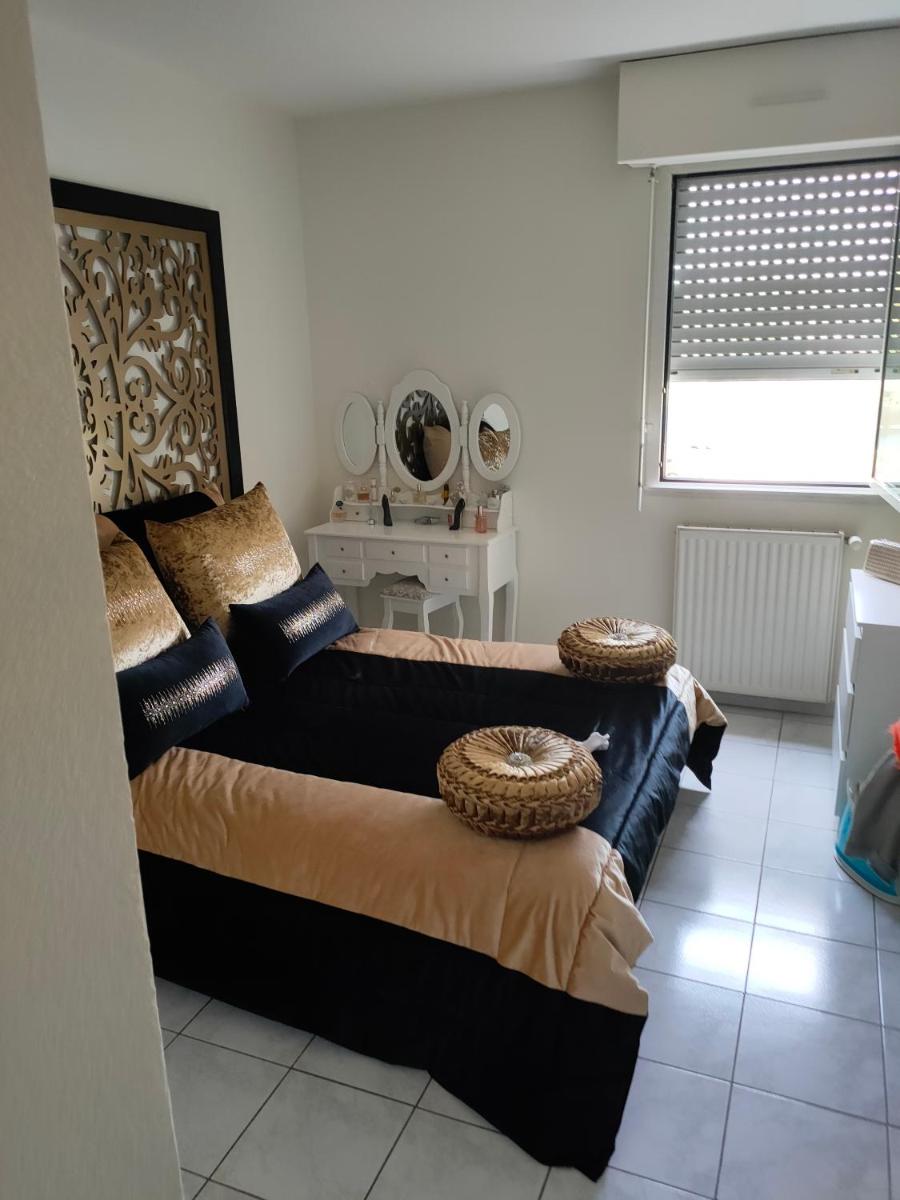 LE CALME AVEC TERRASSE ET FIBRE DEUX CHAMBRES - Housity
