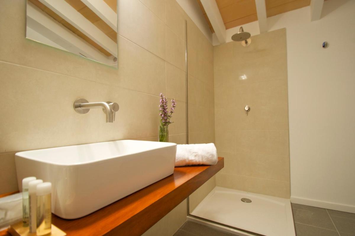 Un baño de Bennoc Petit Hotel - Only Adults