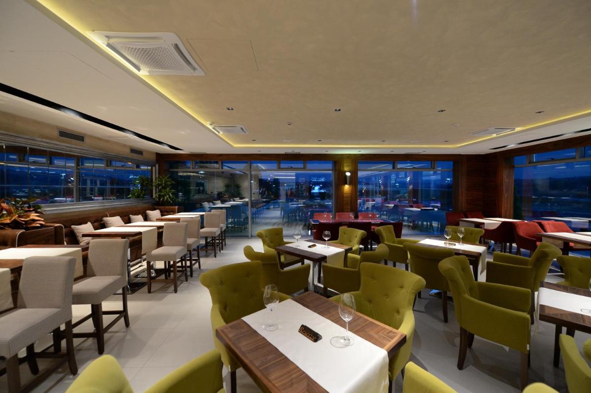 Hotel Hedonic - Housity