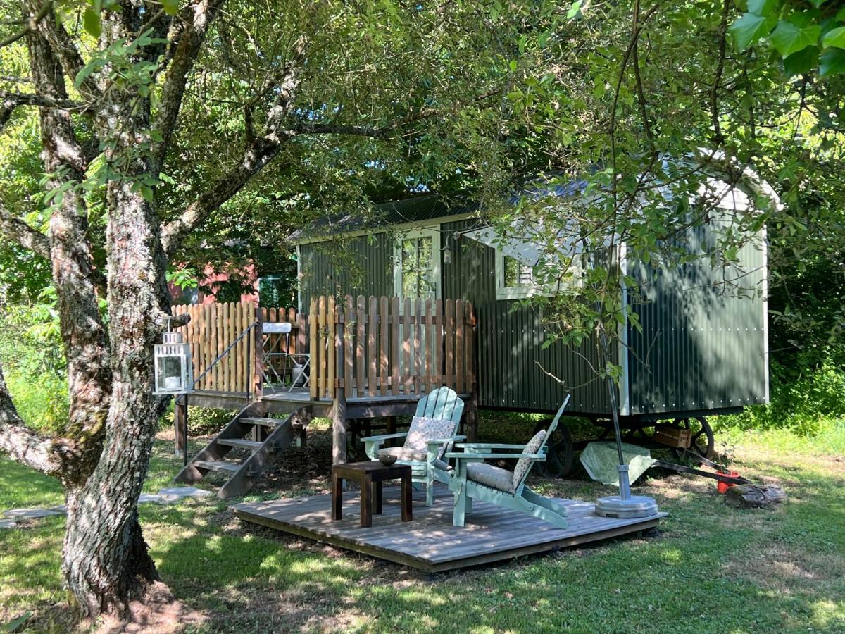 The Dordogne Huts with Private Pool and Jacuzzi - Housity