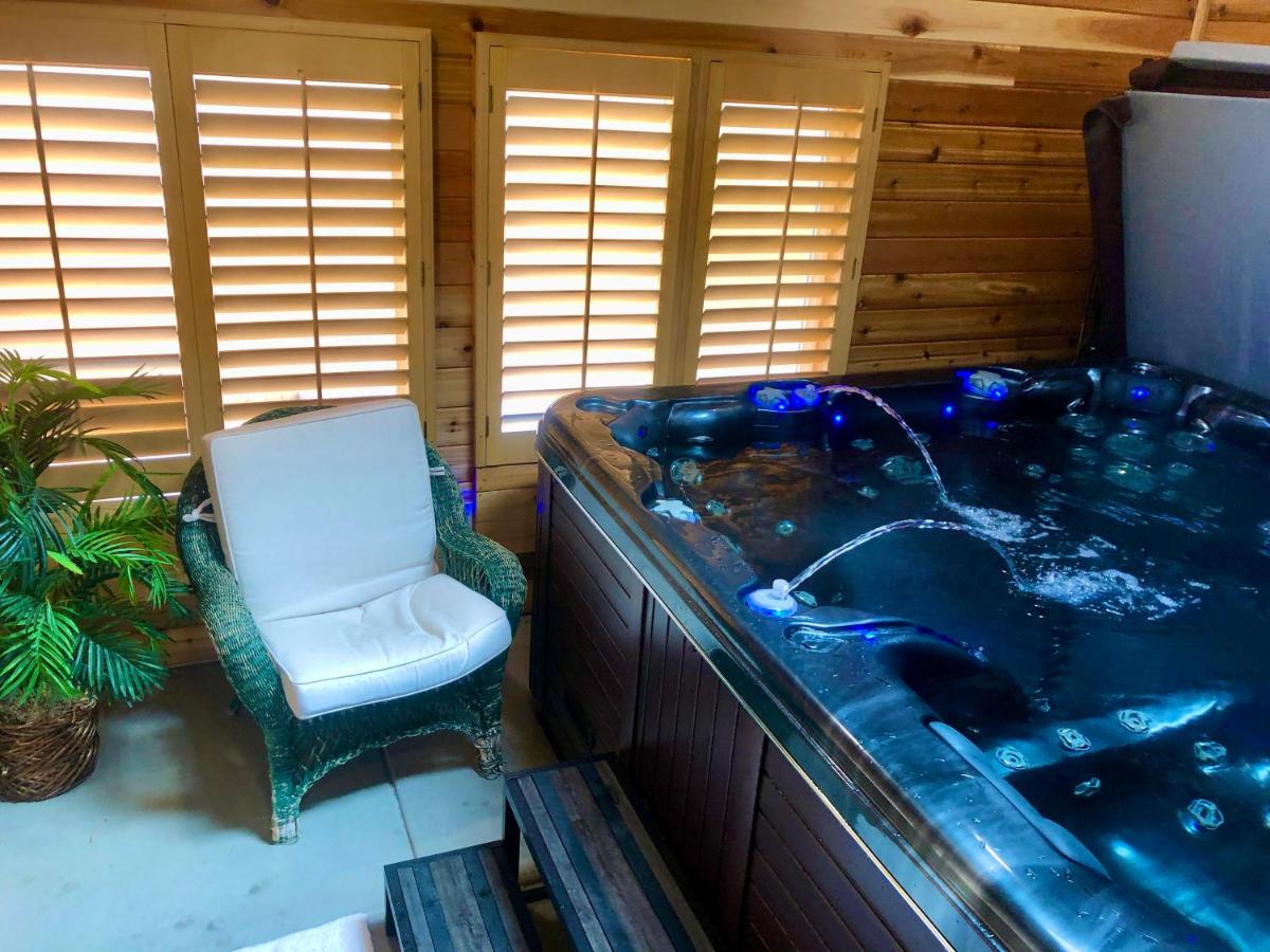 Denver Blue Bear Den 3BR 2BA & Spa - Housity