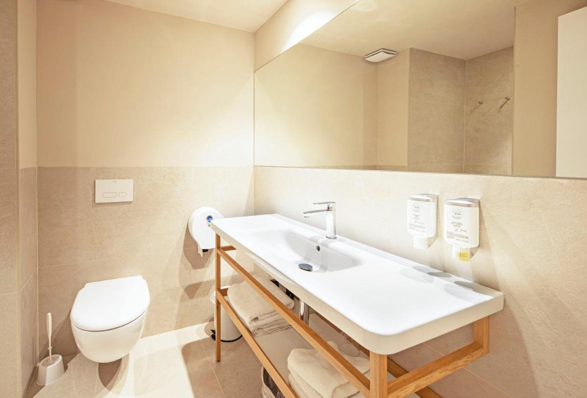 Un baño de Hotel Maritim 4 Superior