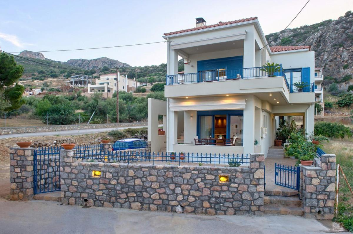 SeaSight Living Apartment - Housity