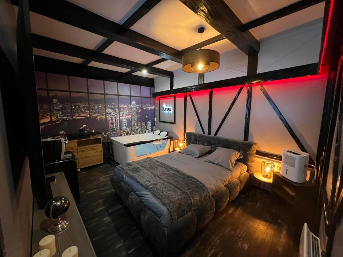 Suitetrails - luxury Room