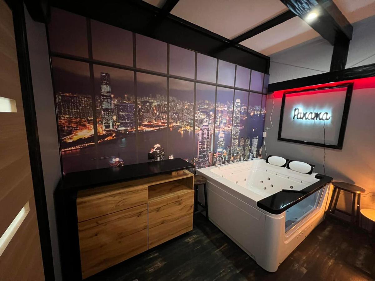 Suitetrails - luxury Room