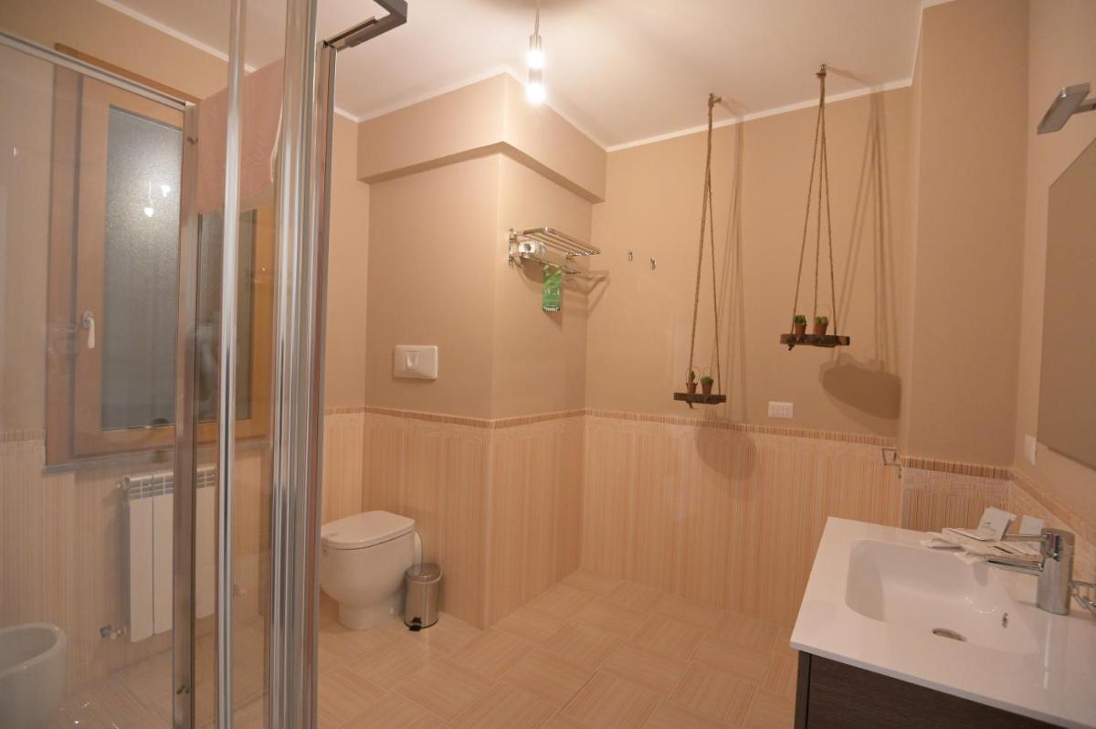 CLC Home B&B - Housity