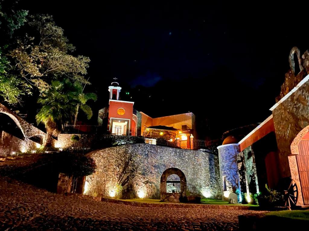Hotel Boutique Hacienda Caudillos - Housity