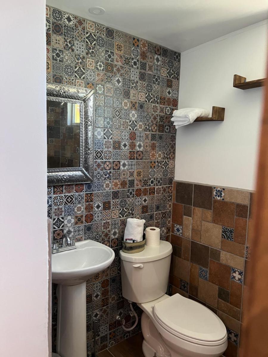El Mezquite Hotel Mexicano Hab José Alfredo Jiménez - Housity