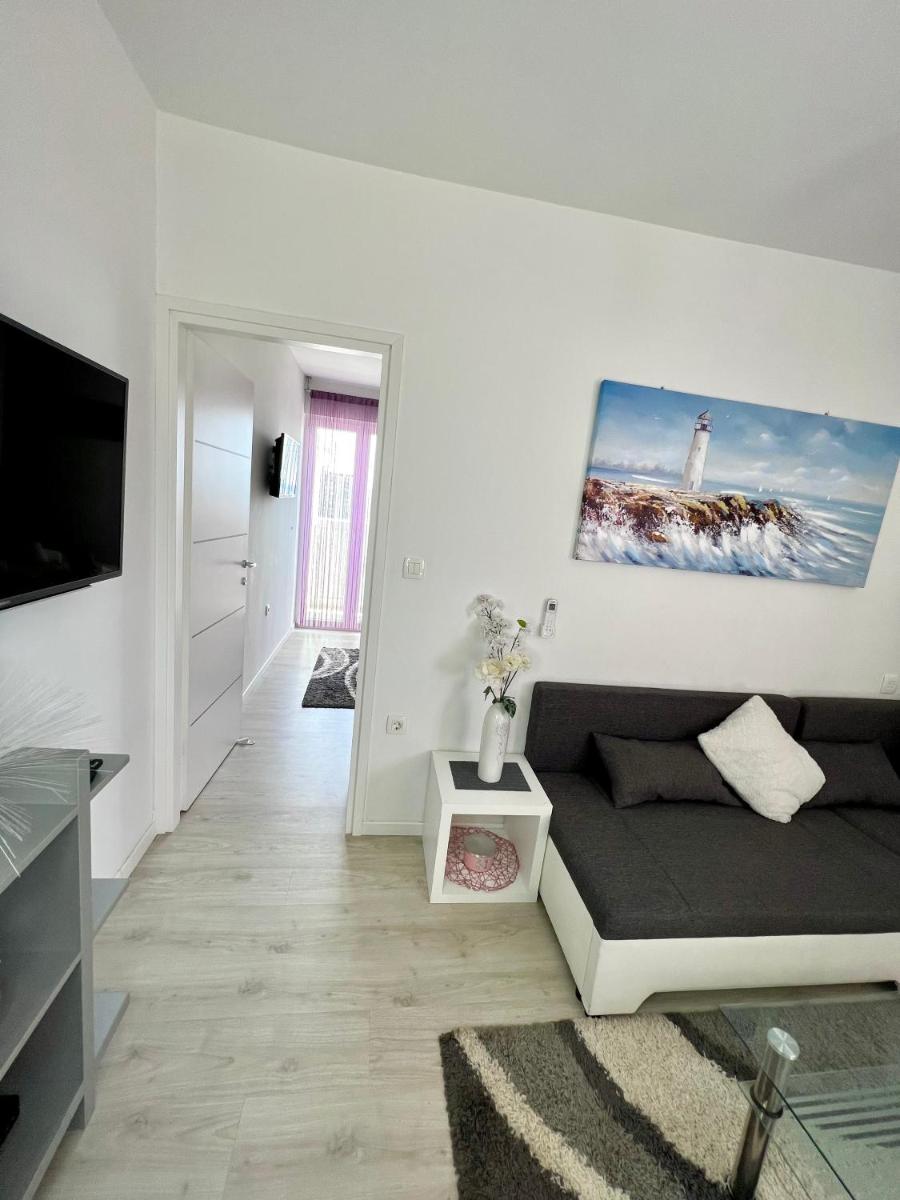 Apartman LUNA Split Modern SEA VIEW Apartment - Housity