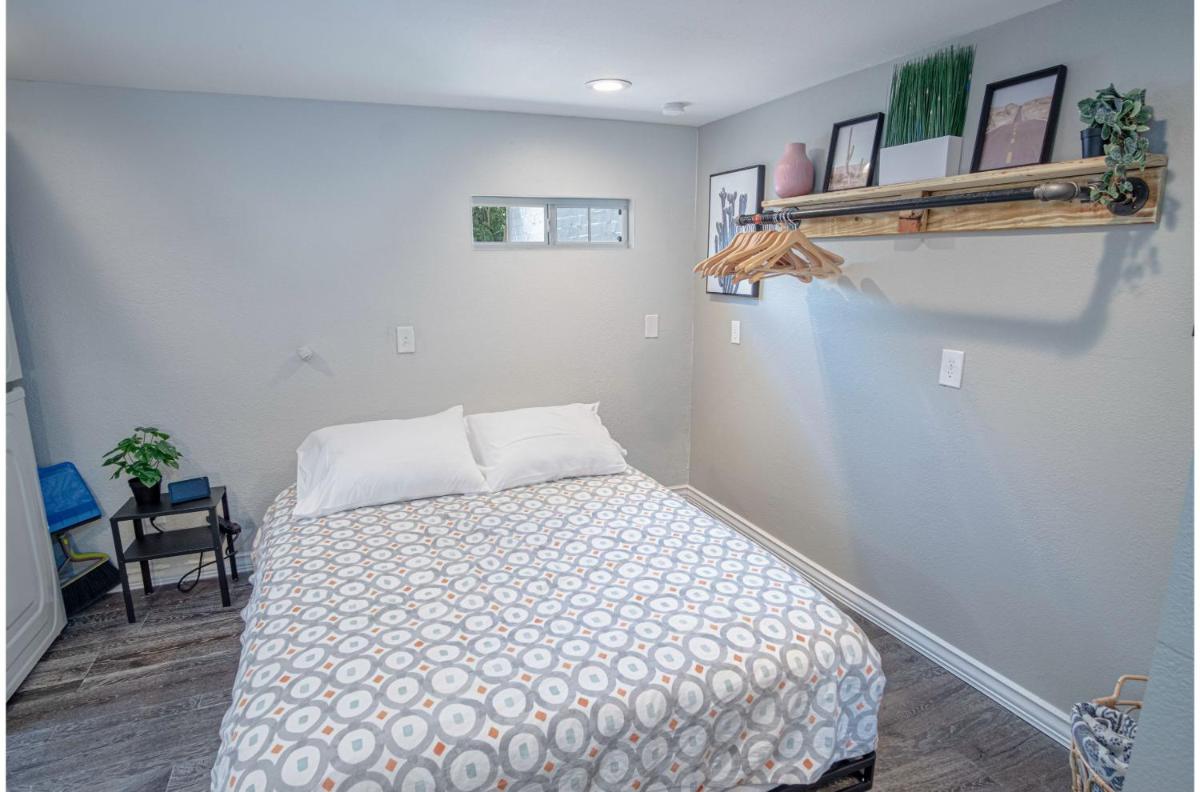 Suitetrails - Adorable Guesthouse So Close to Amazing Downtown