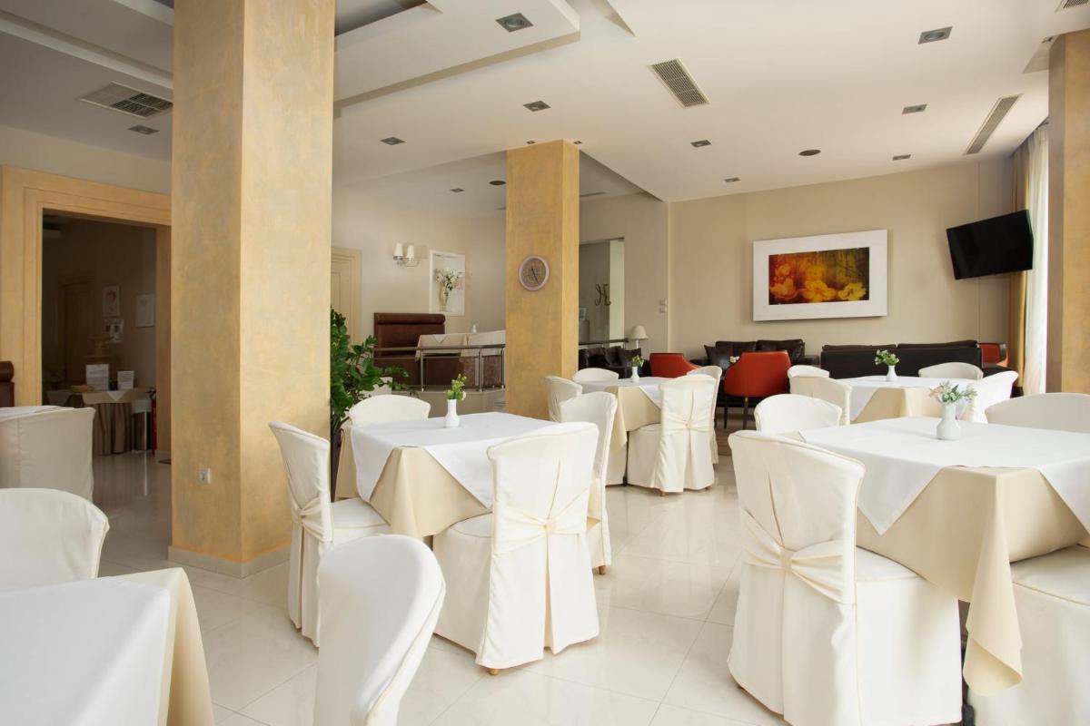 Blue Sea Hotel - Housity