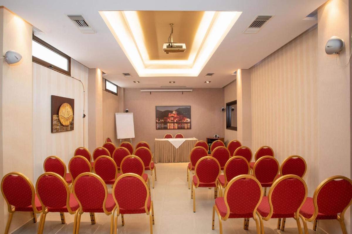 Blue Sea Hotel - Housity