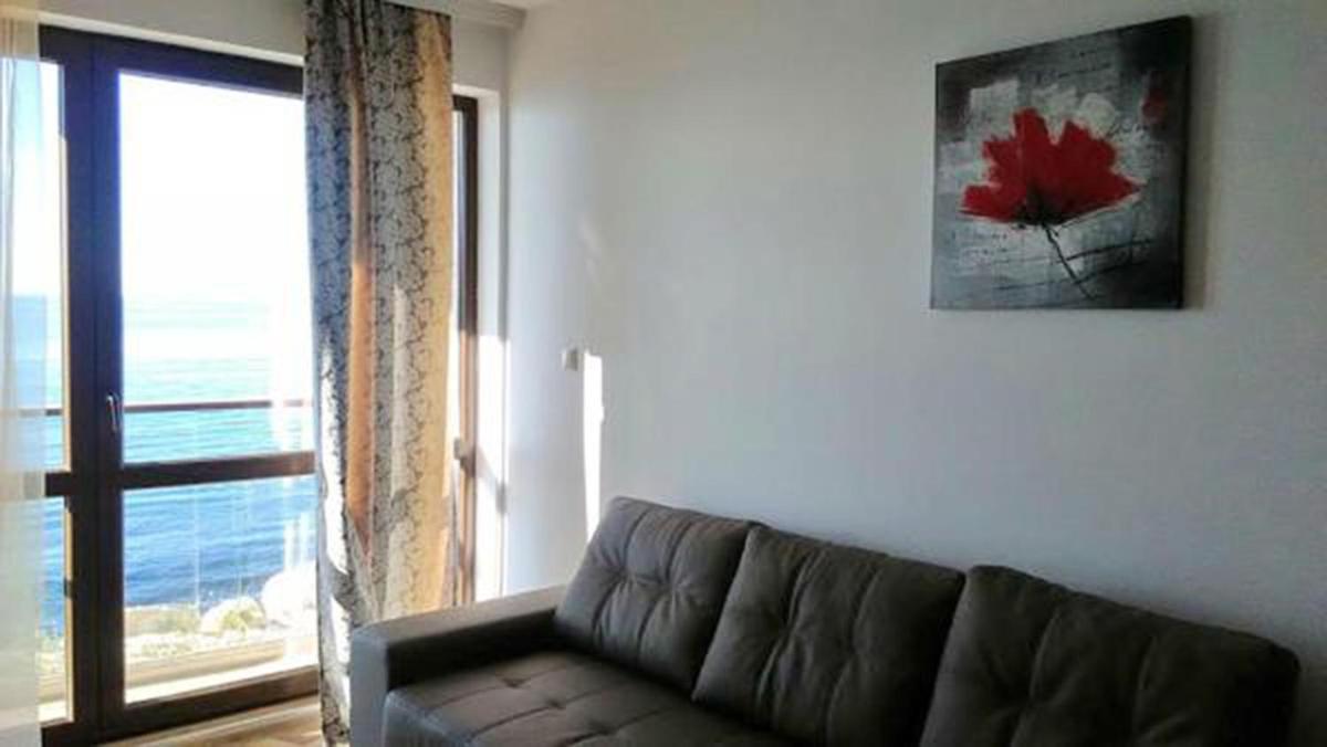 Cabacum Plaza Beach Apartments - High-Speed WiFi - Housity