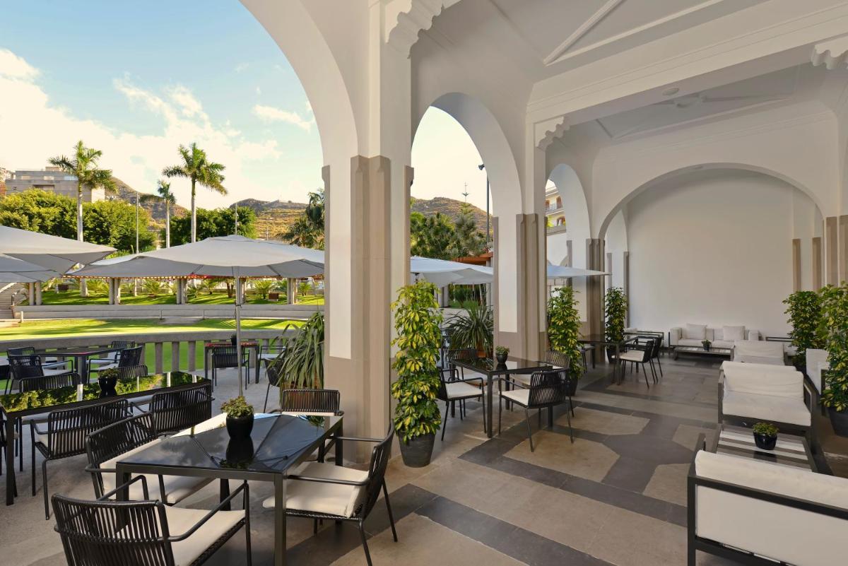 Un restaurante o sitio para comer en Iberostar Heritage Grand Mencey