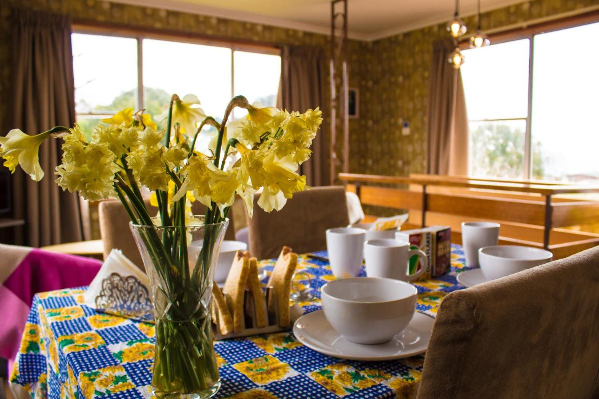 Burnie BNB With Ocean Views - Housity