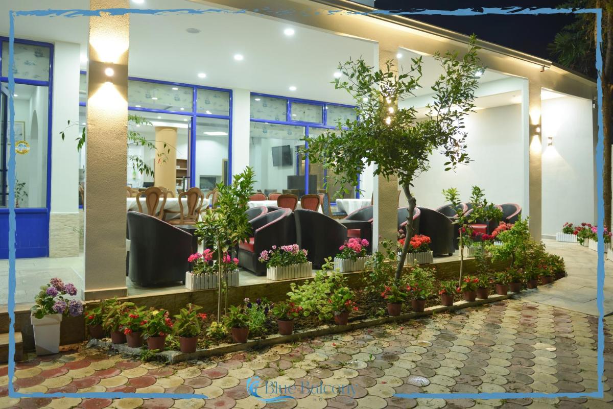 Blue Balcony Hotel - Housity