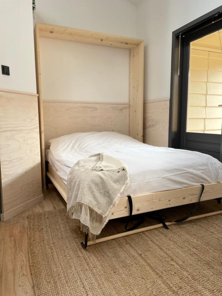 Studio 41 Bergen NH - Housity