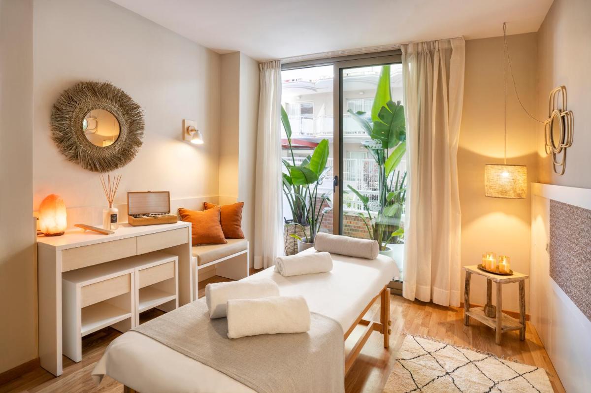 Hotel Indalo Park - Housity