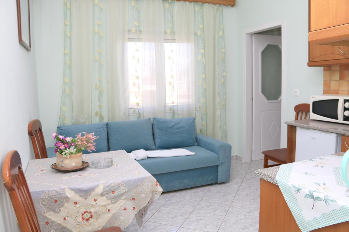 Isabela Apartments - Hizvo