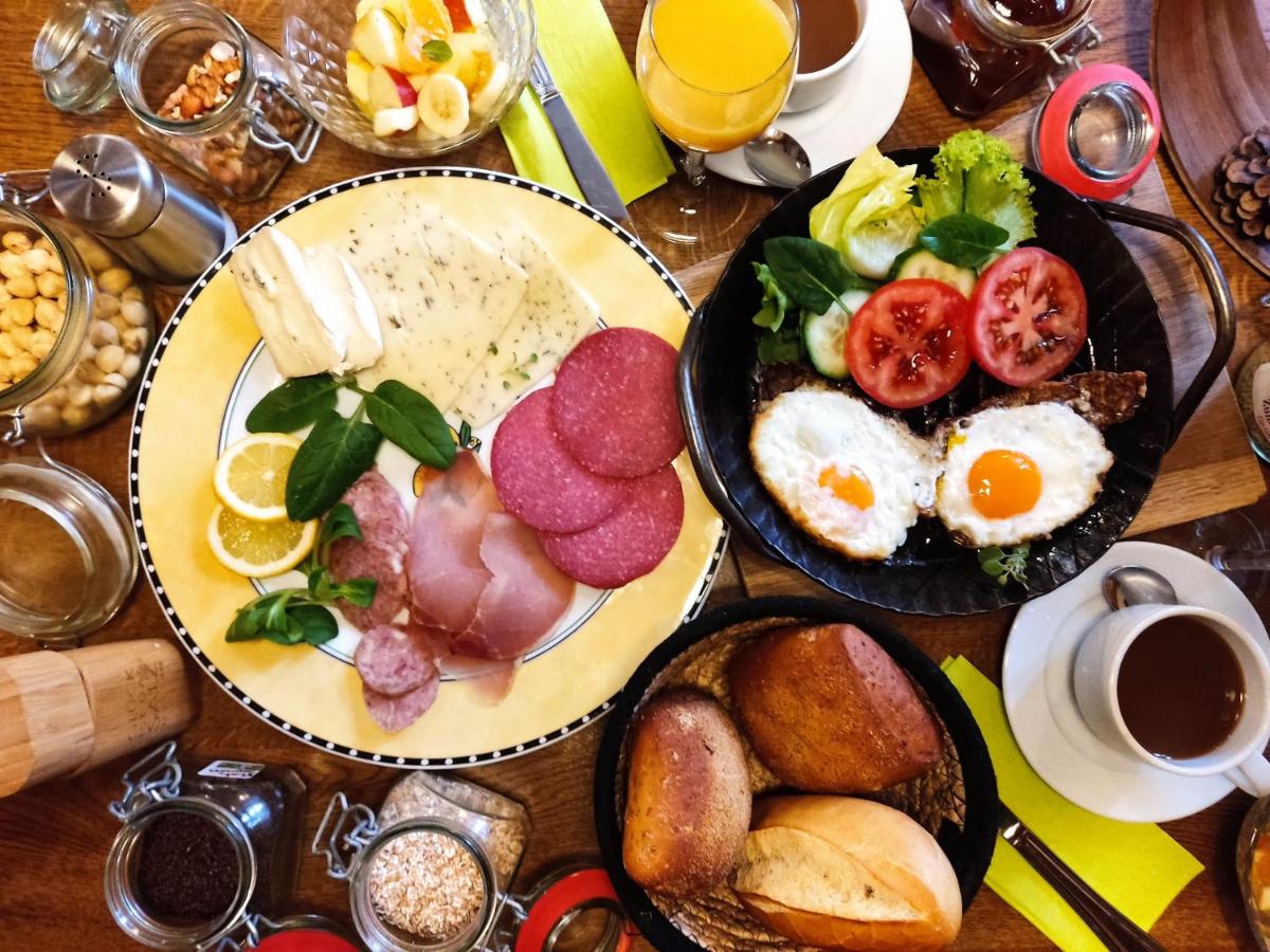 Gasthaus & Hotel Drei Lilien - Housity