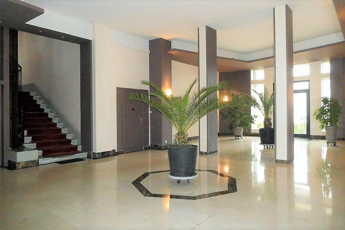 Grand studio 38m2 dans ancien palace avec piscine et place de parking privée - Housity