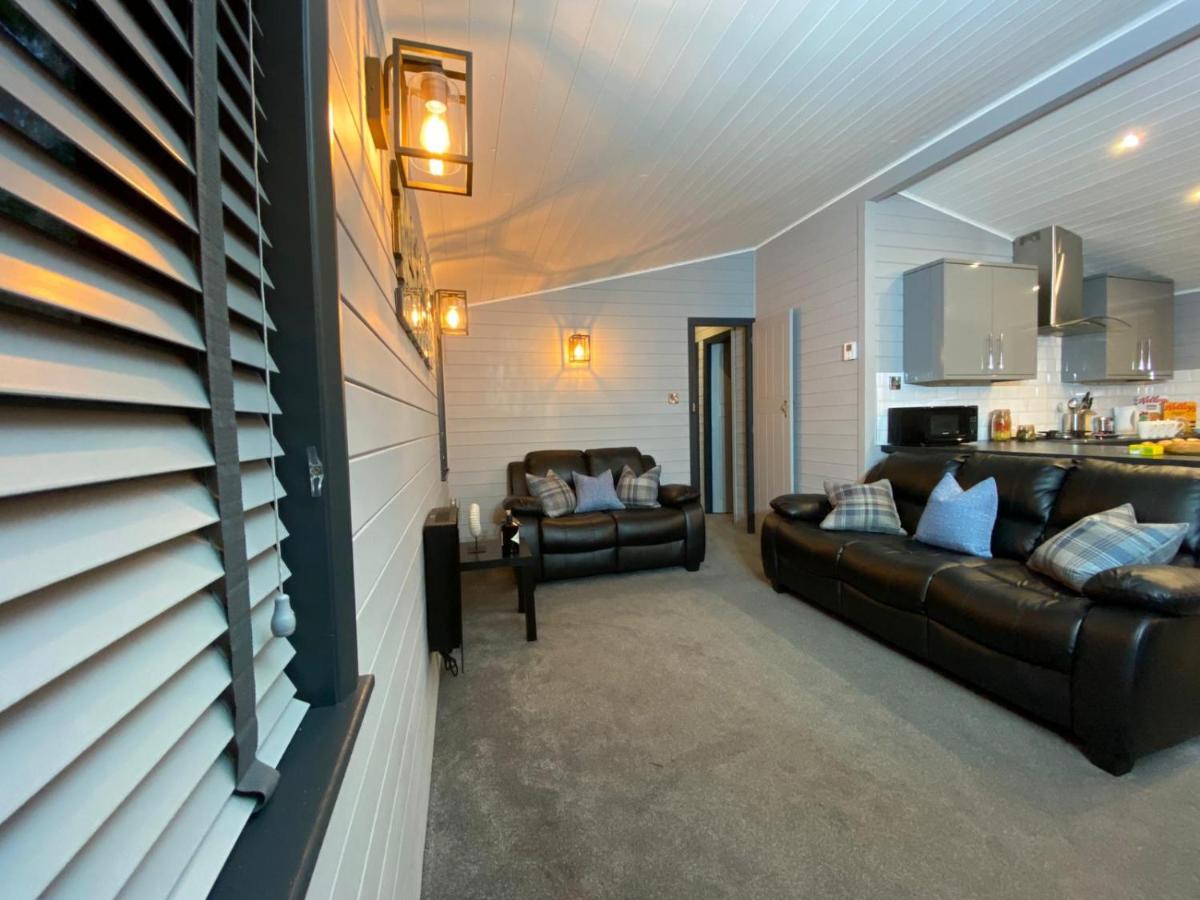 L09 - The Snowdon Spa with Hot Tub - Housity