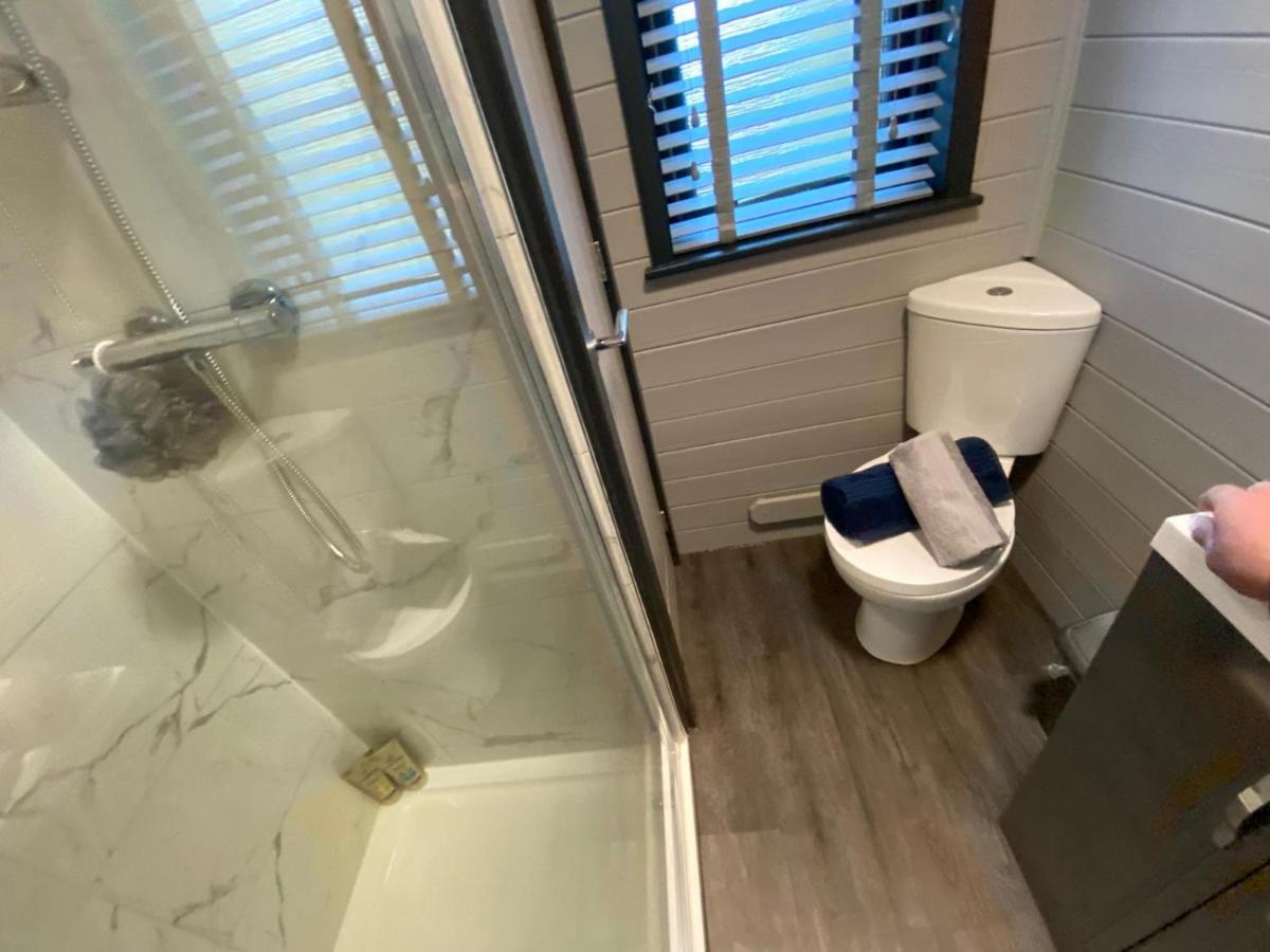 L09 - The Snowdon Spa with Hot Tub - Housity