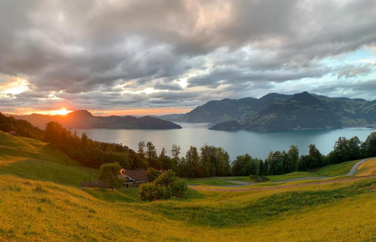 Mountain peace in the heart of Switzerland - Housity
