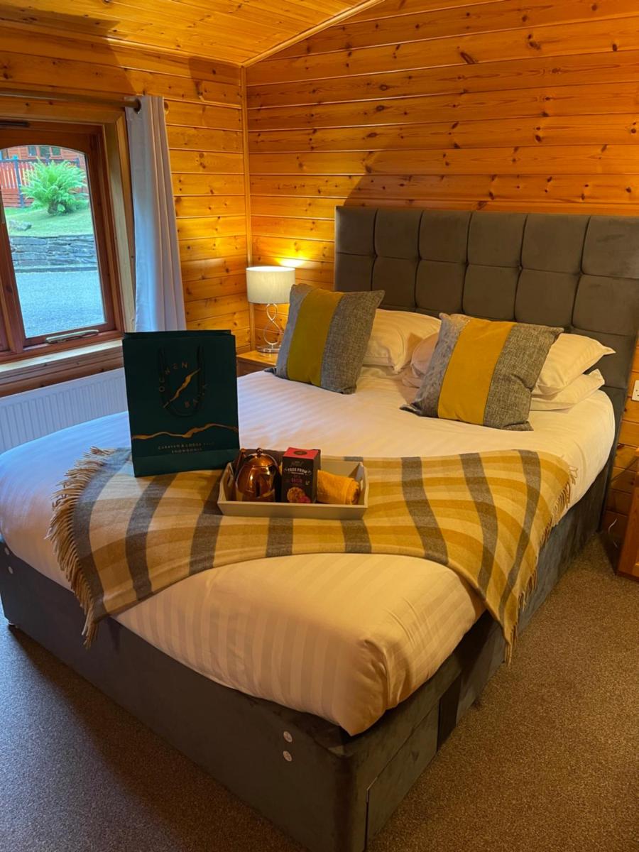 L10 - The Conwy Spa with Hot Tub - Housity