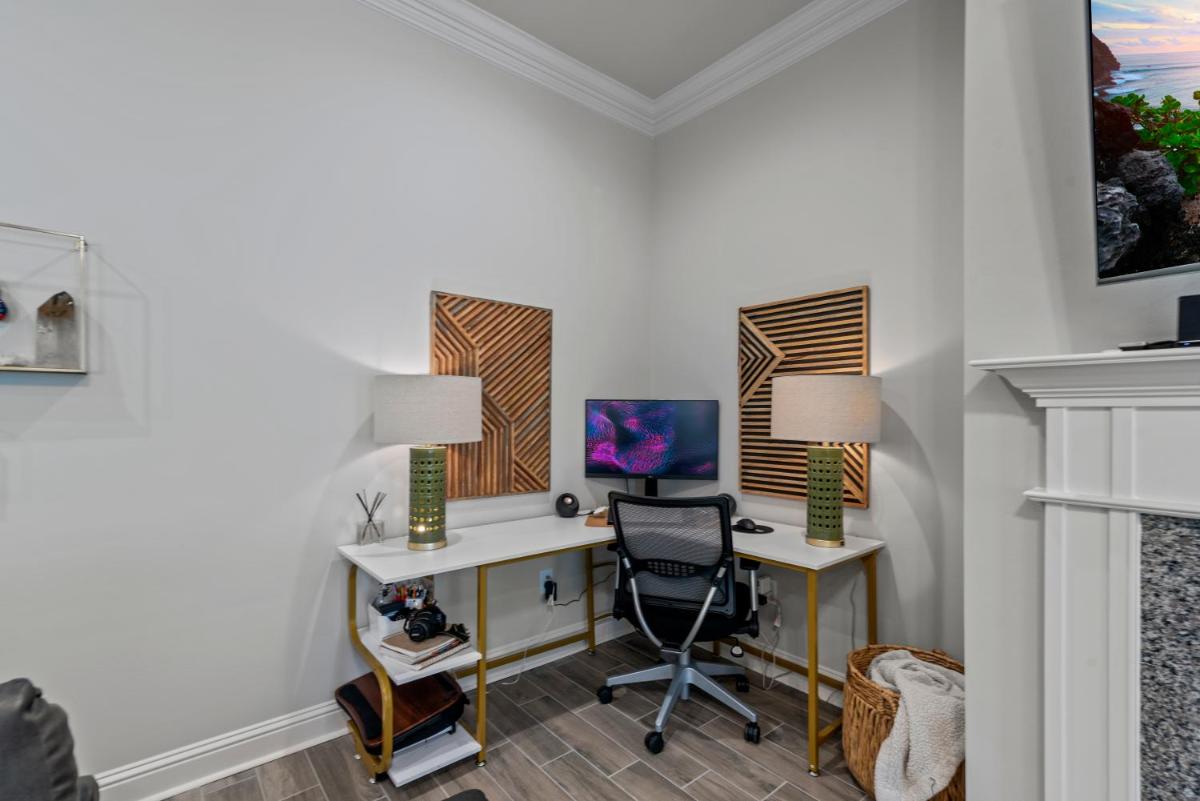 Beautiful, New and Central - B - Housity