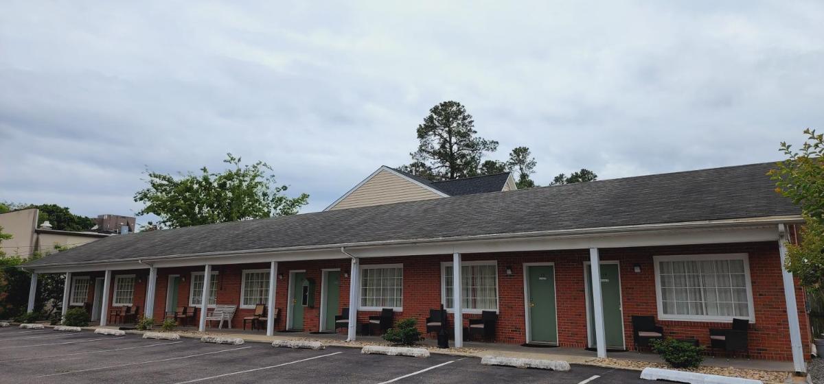 Bassett Motel - Housity