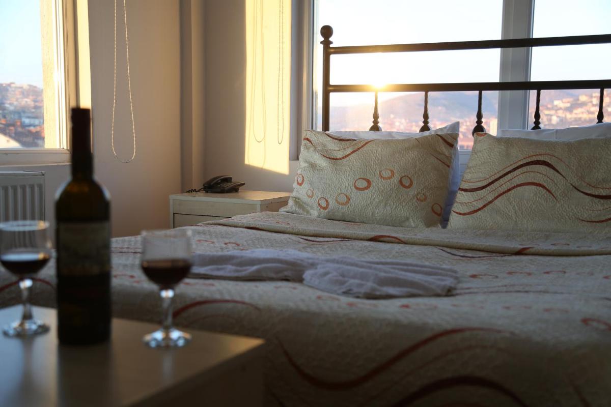 Hotel Sara & SPA - Housity
